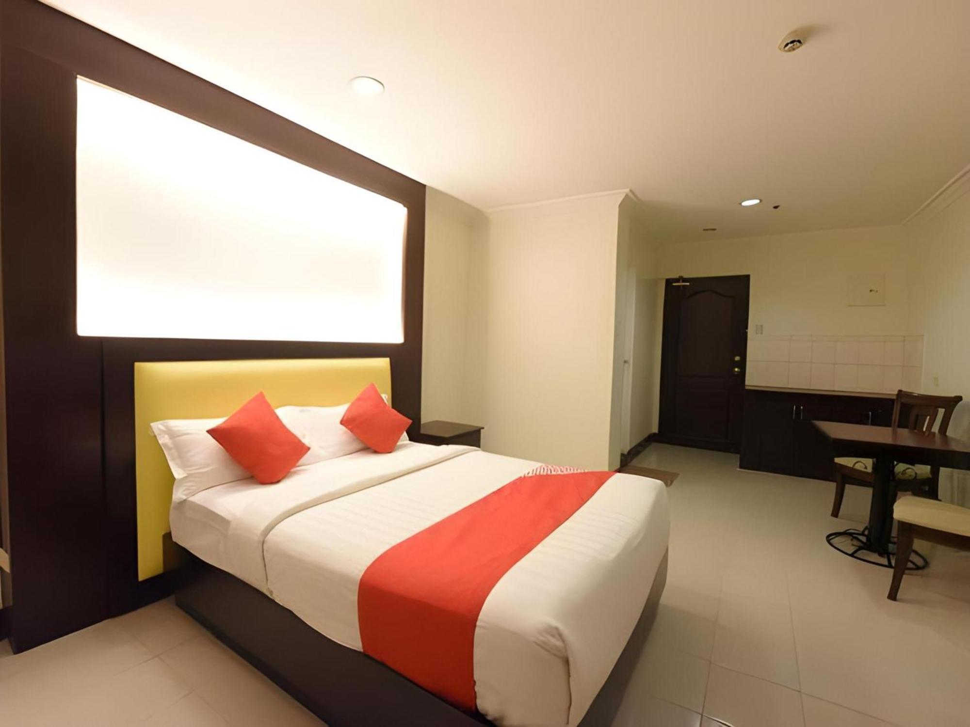 Hotel Oyo 115 Northridge Mansions à Quezon City Extérieur photo