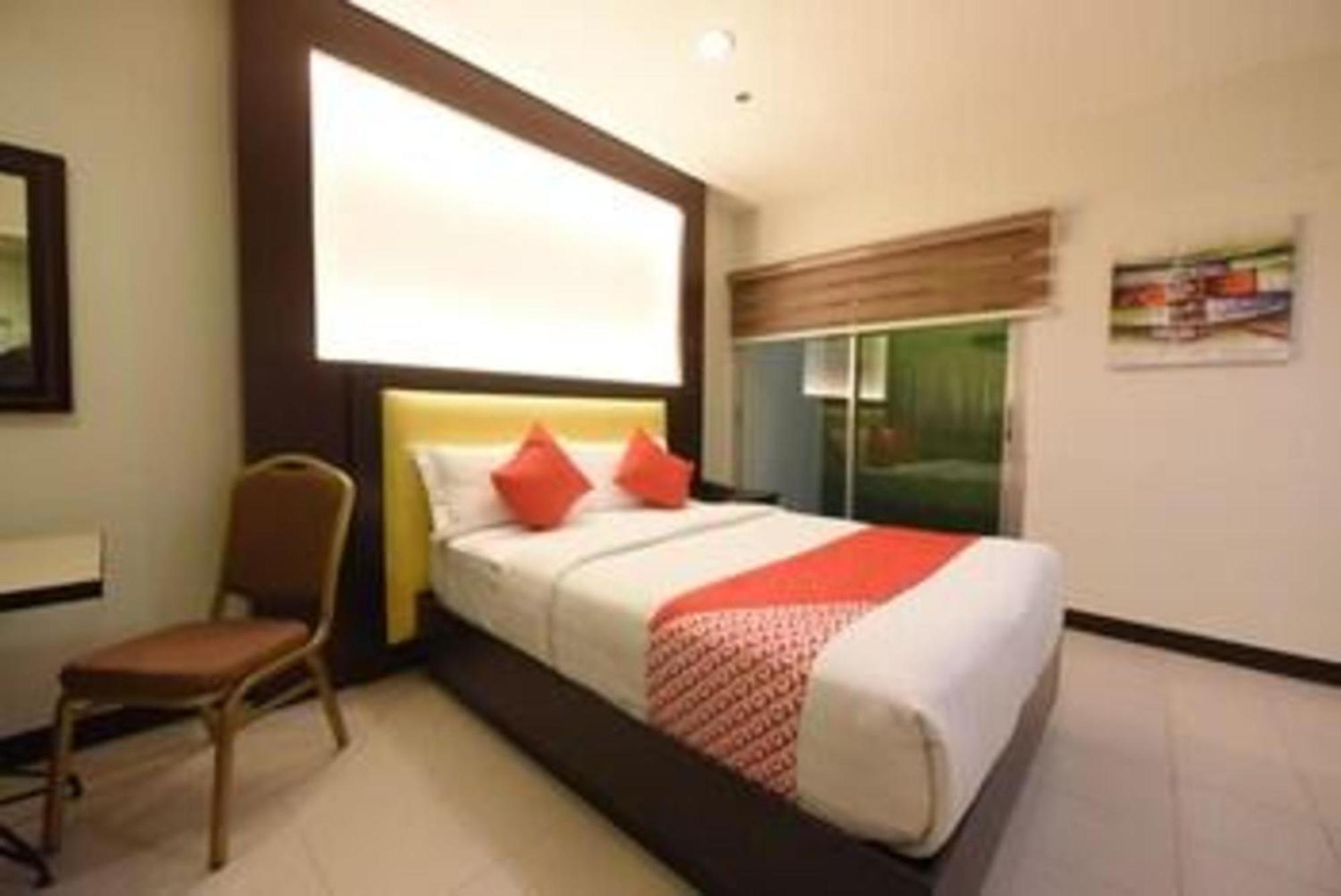 Hotel Oyo 115 Northridge Mansions à Quezon City Extérieur photo