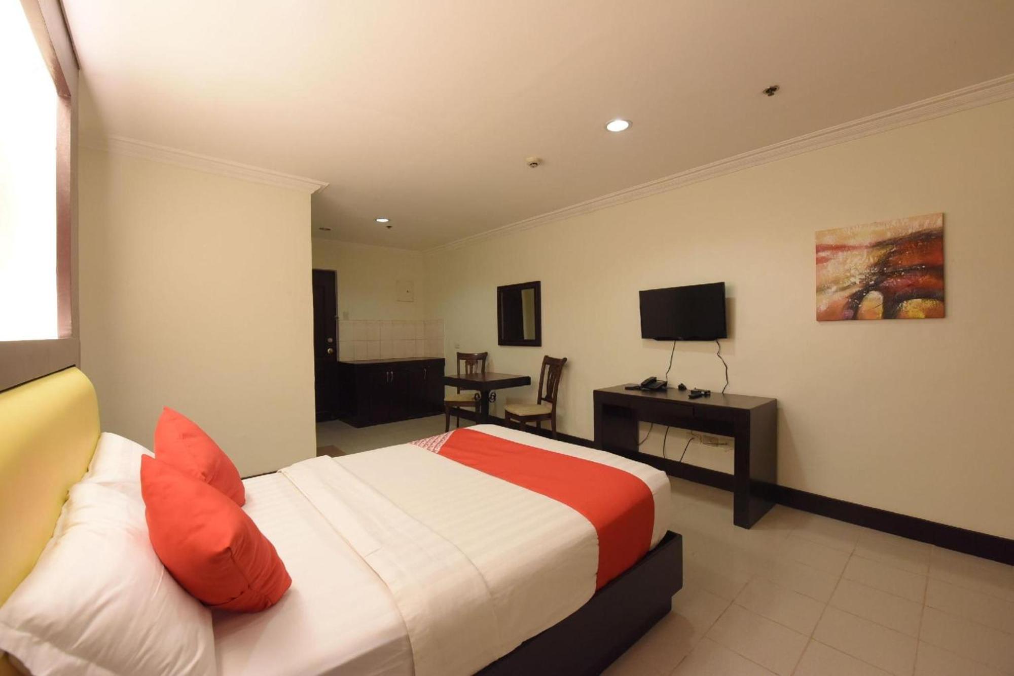 Hotel Oyo 115 Northridge Mansions à Quezon City Extérieur photo